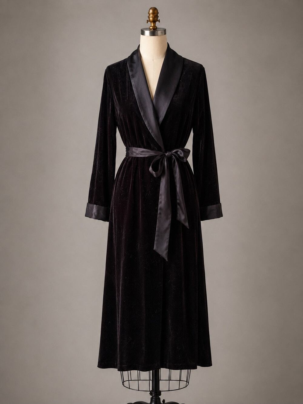 In Bloom Black Velvet Smoking Robe • Size Small